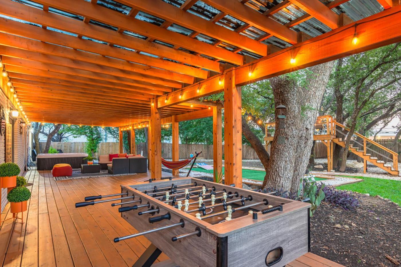 Luxurious Home With Hot Tub & Tree Deck By 6Flags San Antonio Exterior foto